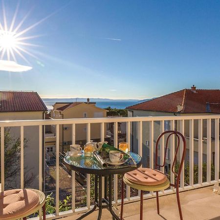 3 Bedroom Amazing Apartment In Makarska Extérieur photo